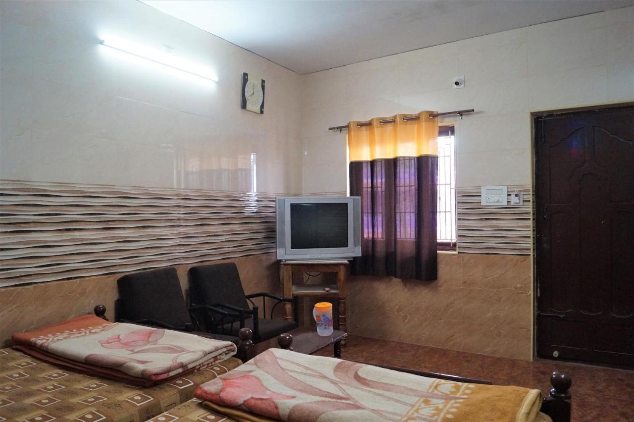 Wins Rooms Valparai Exterior photo